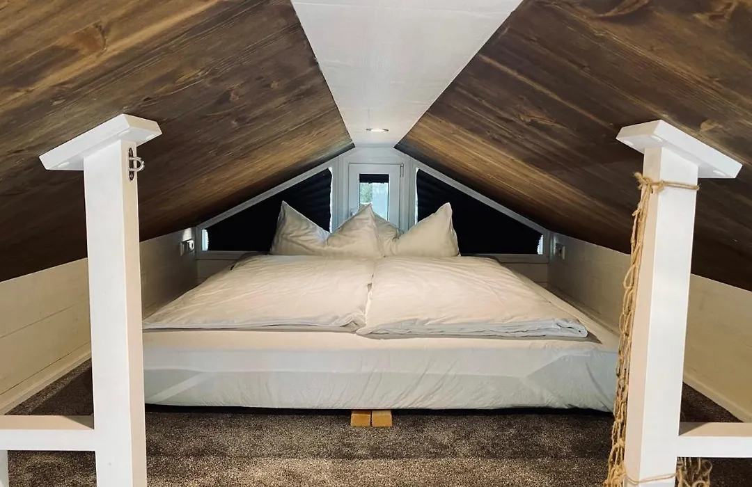 Tiny House Ems im PIER9 Tiny House Hotel-1